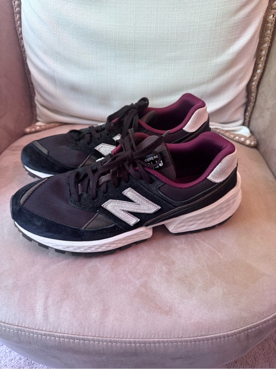 New Balance Other - New Balance figs men’s Black & Burgundy Athletic Sneakers size 11